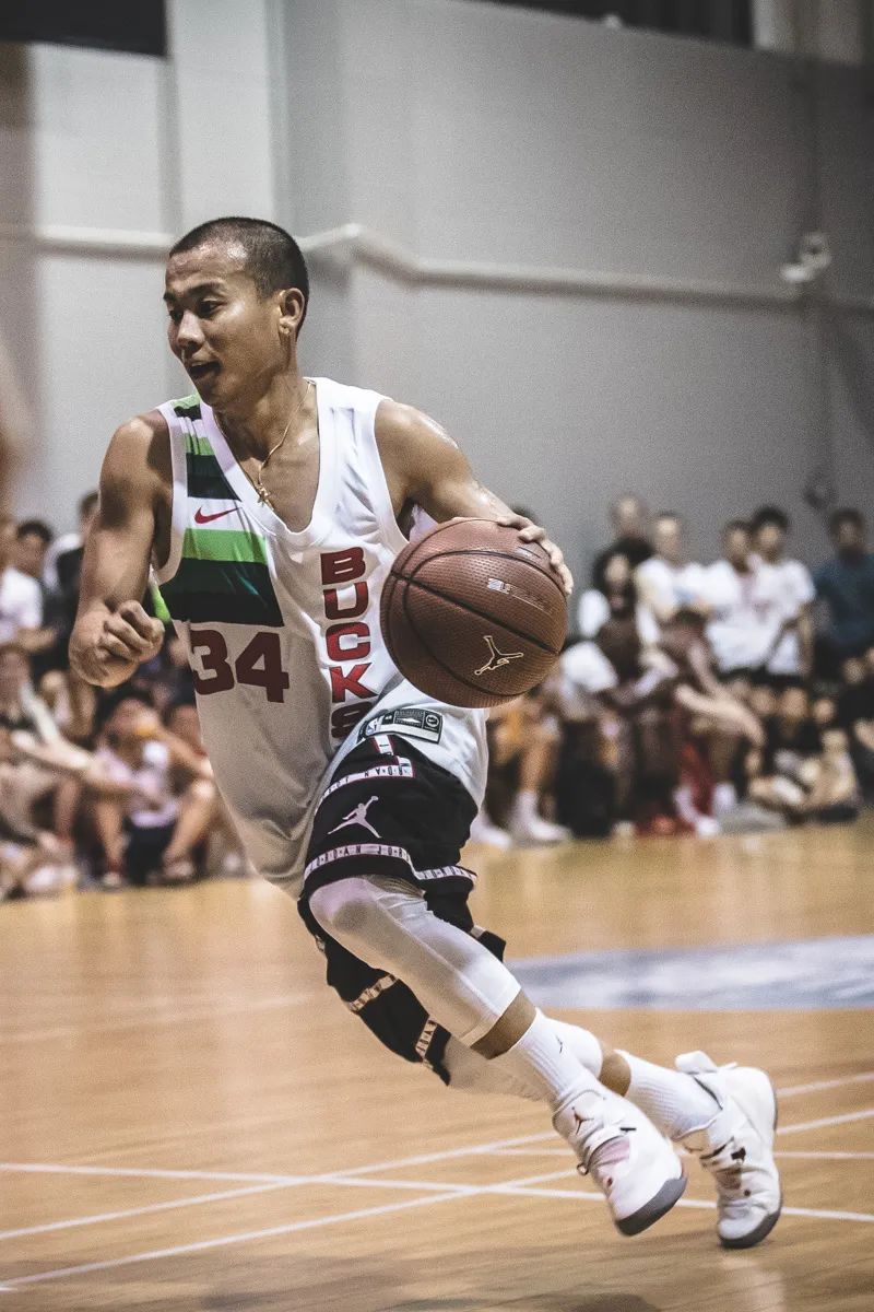 正文   5月1日-5月5日:果子哥曹芳,篮球诗人鲁大师,街球女将艾林,将