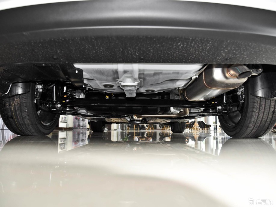 不仅颜值高底子还很有料 小哥带你看现代领动