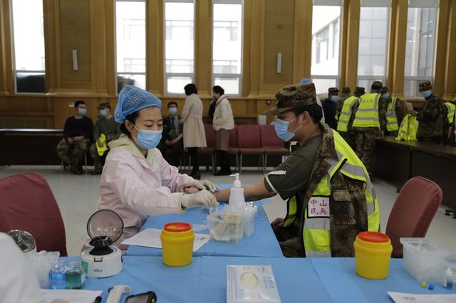 大连市中山区135名民兵义务献血27000毫升