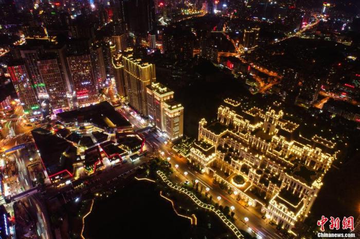 2020中国步行街人气_中国最长的步行街,由万达投资500亿打造,人气不输王(2)