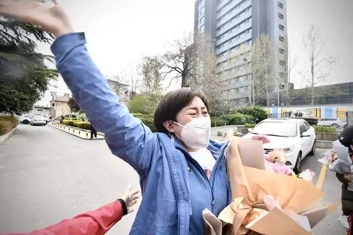 萌娃接神奇女侠妈妈回家了