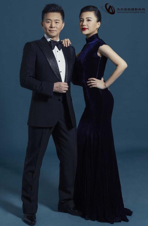 一个嗓音嘹亮,一个唱响亲情,歌唱家王宏伟刘和刚,你更喜欢谁