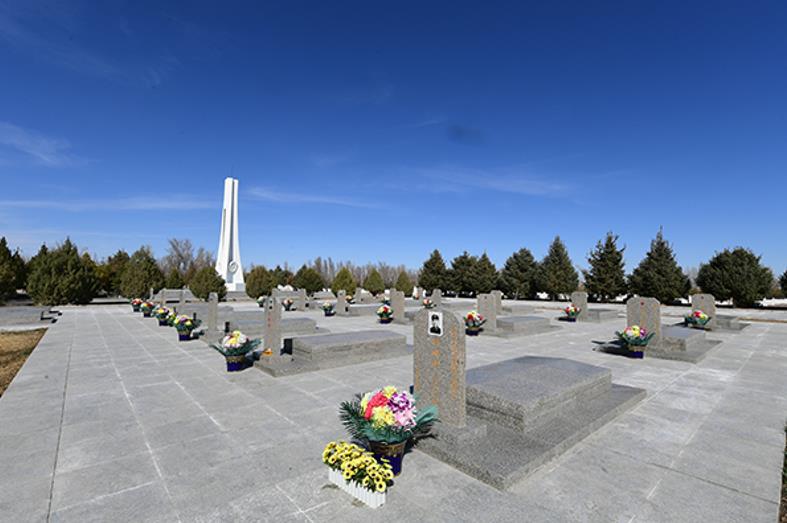 东风革命烈士陵园.汪江波 摄