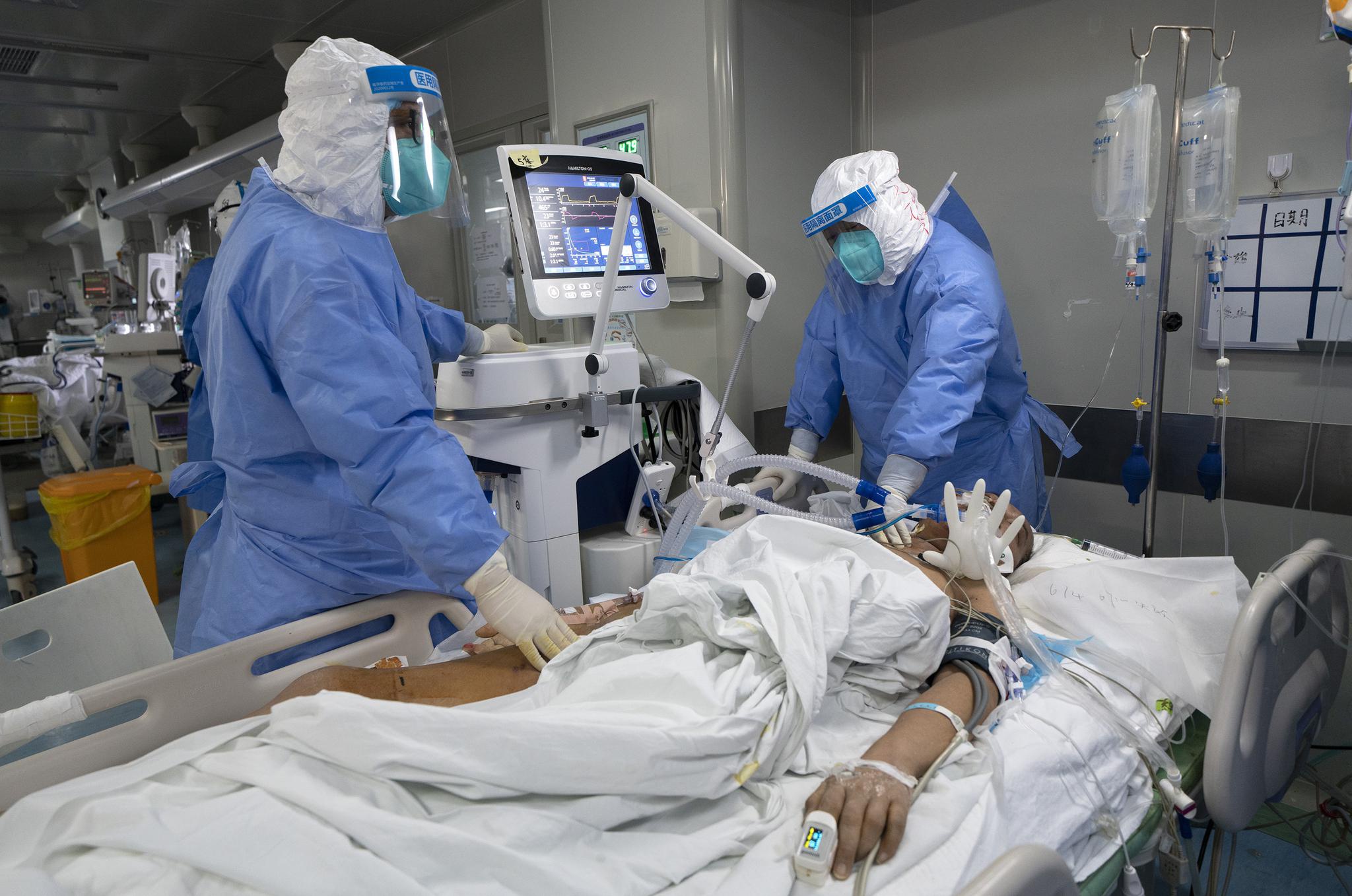 危重症患者老胡的肺复苏了|危重症|医护人员|新冠肺炎_新浪新闻