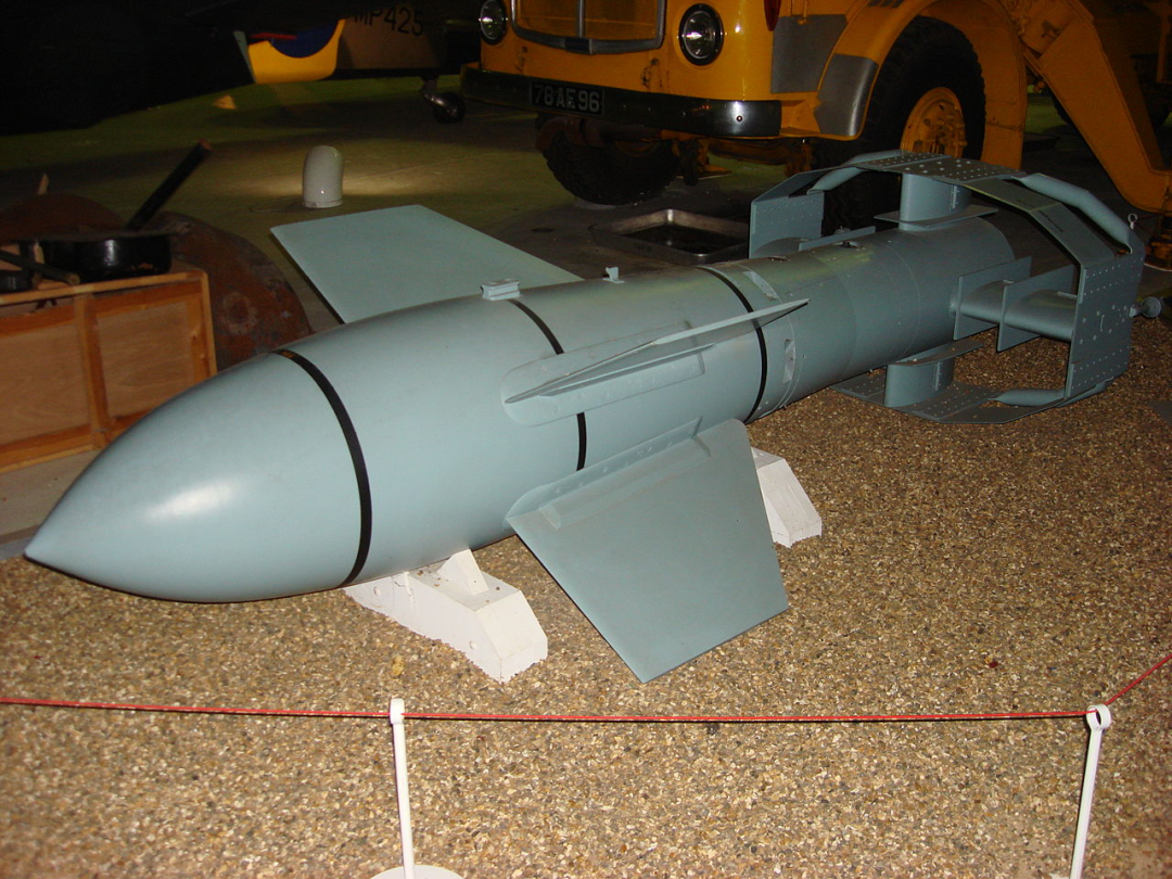 "弗里茨-x"无线电制导炸弹(图源:wikimedia commons)"意大利"被威力