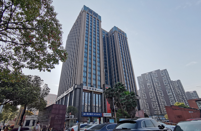 以运城大厦,中欣国际等为代表的10余座高端写字楼分布在项目周边,企业