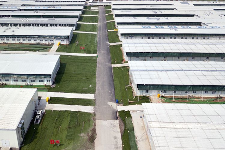  航拍雷神山医院病区。