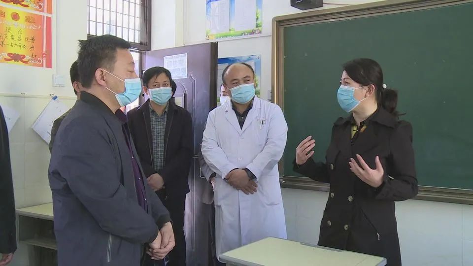 滕云检查指导子长市学校春季开学准备工作