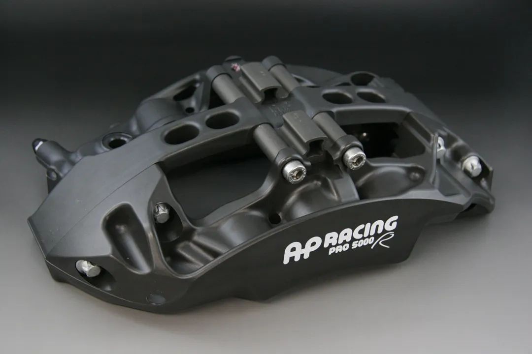 中国仅此一套，F1钛合金刹车，售价20万！-新浪汽车