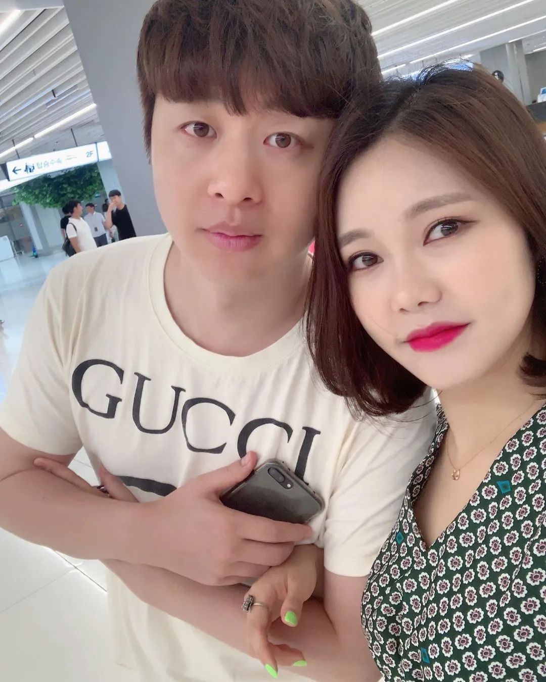 韩国人妻超渣P图技术爆笑全网：老婆千娇百媚，老公千奇百怪