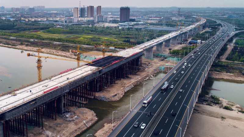 西银高铁渭河特大桥四线桥合龙