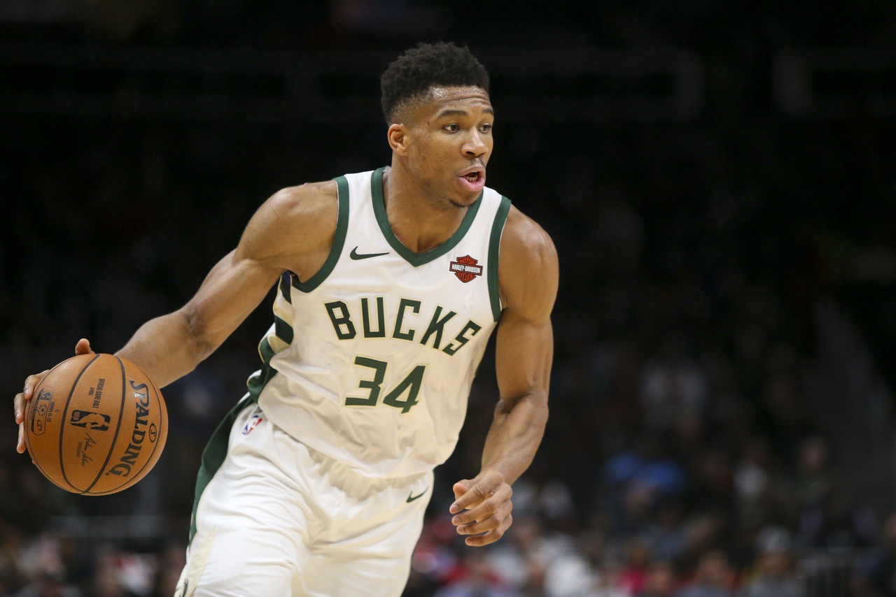 雄鹿记者q&a:阿伦和卡尔关系很糟糕 字母哥今年难夺d