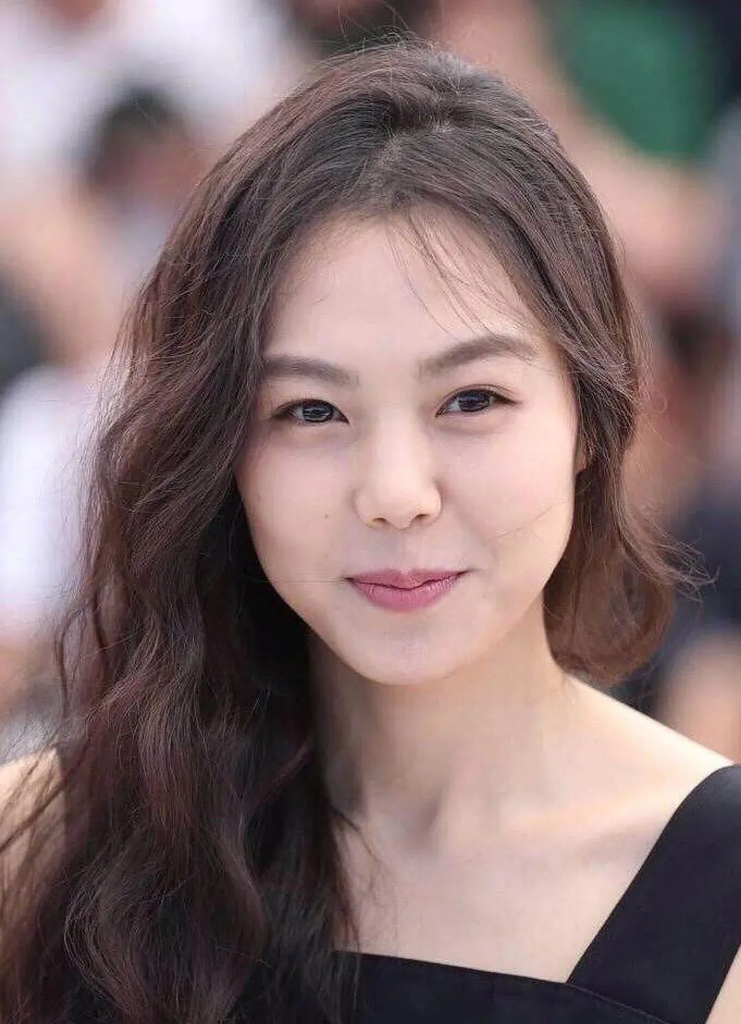 韩孝珠(姜栋元)▽林秀香(孔侑)▽姜素拉(玄彬)▽当然这样男才女貌的