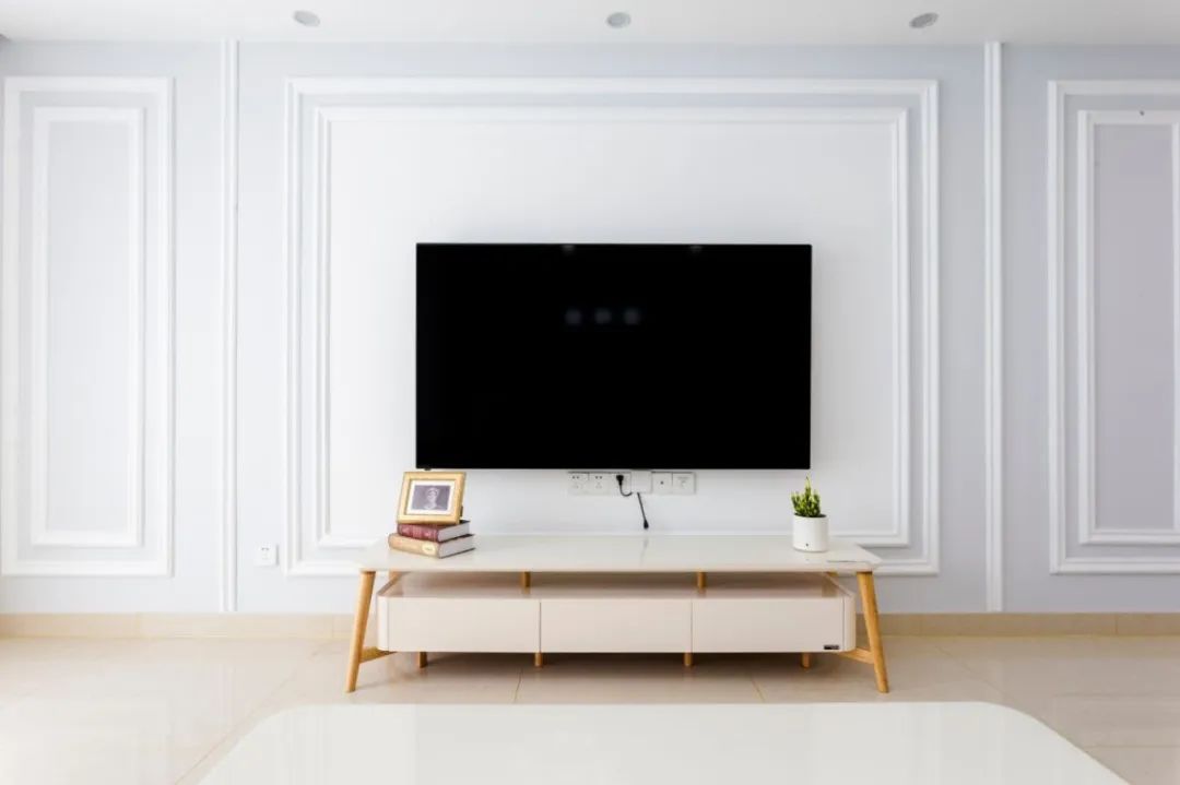 石膏线条背景墙,边框造型很高档!如何搭配与安装?