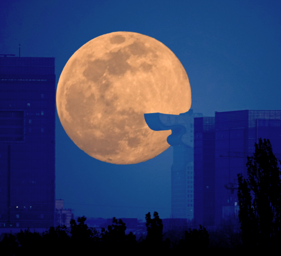 从圆明园看盘古大观黄月亮.