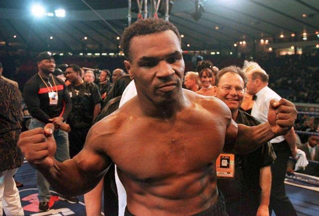 泰森出生于一个贫苦家庭,从小就爱打架,身高虽然只有一米八不到,但