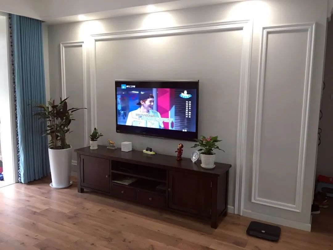石膏线条背景墙,边框造型很高档!如何搭配与安装?