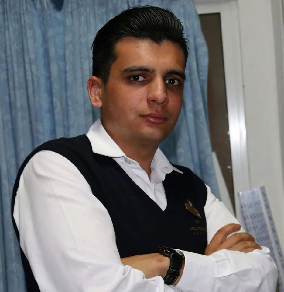 小伙自愿被前女友绑在椅子上,被女孩分尸后用其断指转账