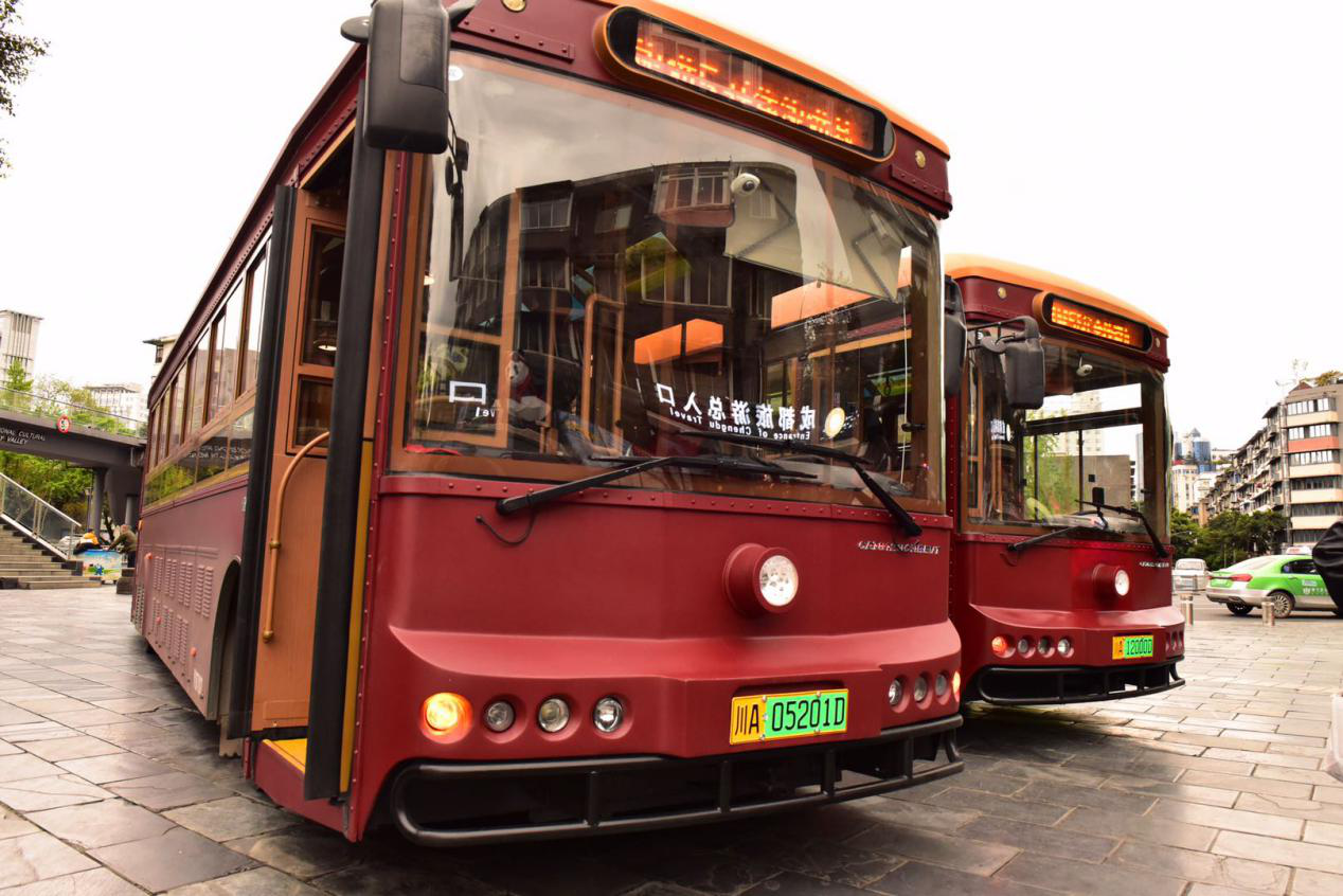 "铛铛车"熊猫专线正式开行