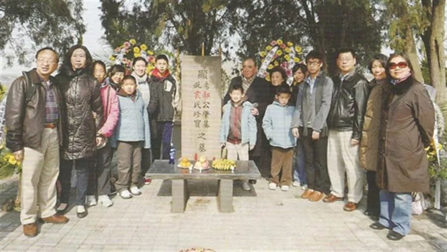 邱毅忆"反独大将"郝柏村