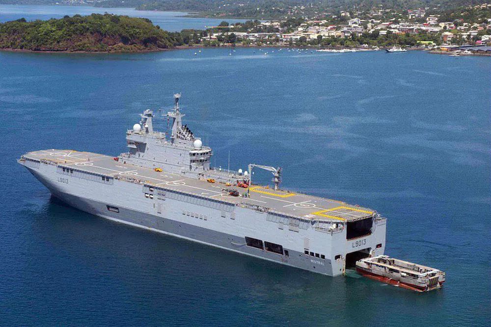 法国海军三艘"西北风"号两栖攻击舰全面启动 投入"战疫"行动