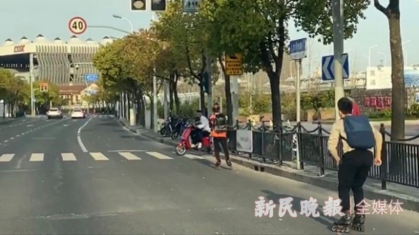 轮滑上街 当心“扑街”|非机动车_新浪新闻