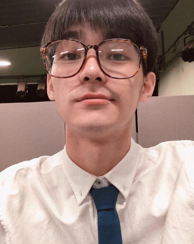 《清平乐》开播,发现"宝藏男孩"张家硕,帅得很像金城武