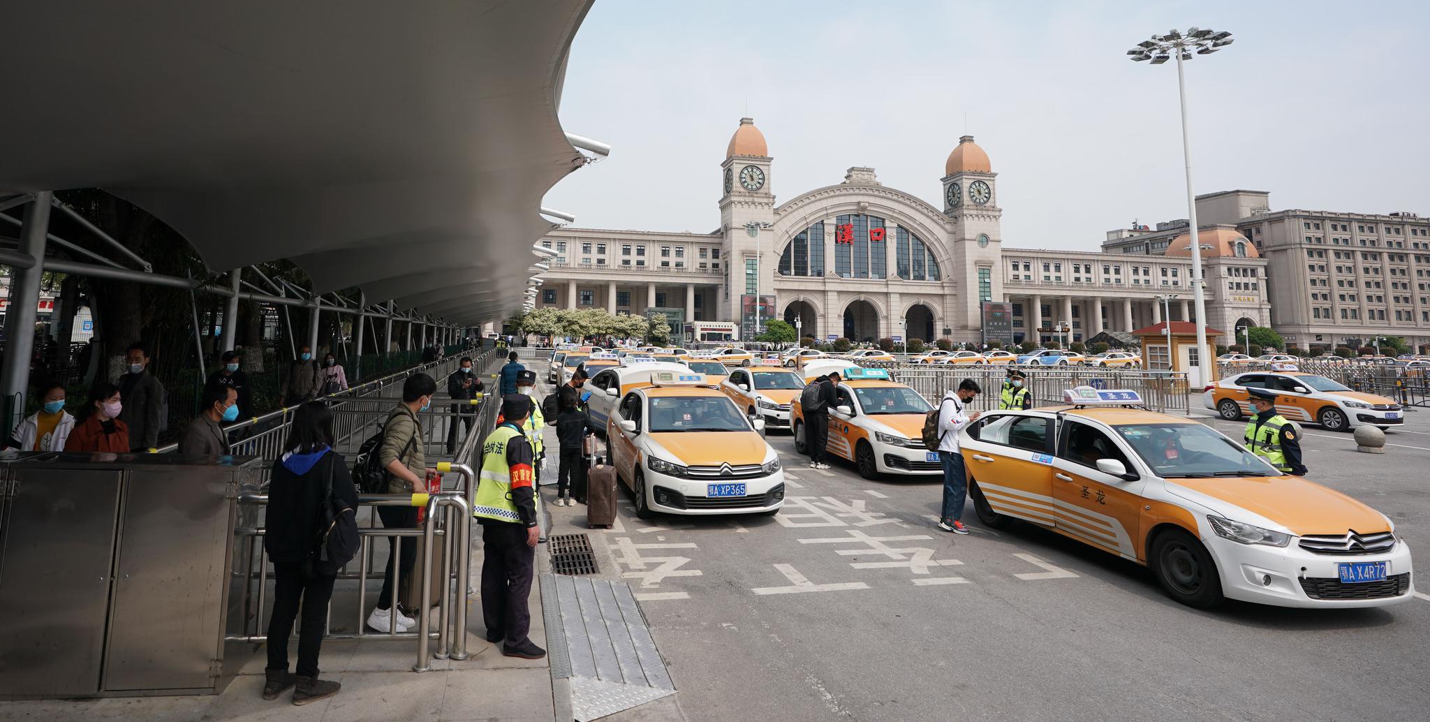 武汉巡游出租汽车恢复运营