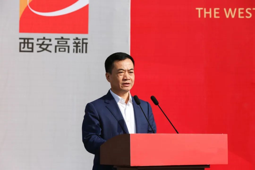 capitalnews)注意到,李毅曾是西安最年轻的县委书记,也是陕西十地市中