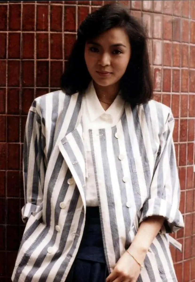 1990年《玉梨魂》陈玉莲饰演的女一,顾玉梨夺上海国际电视节最佳女主.