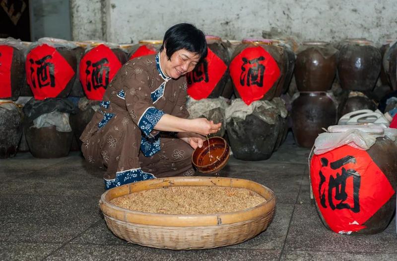 "舌尖上的梅州"客家美食非遗项目——客家娘酒|黄酒|暖胃_新浪新闻