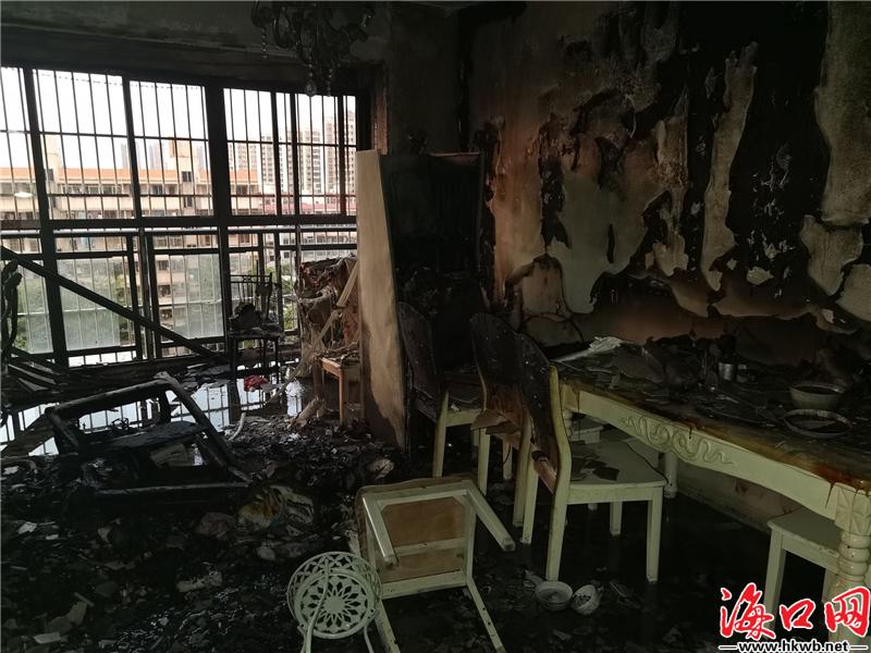 海口学院路一小区民居六楼失火 消防员成功救出4岁被困女童