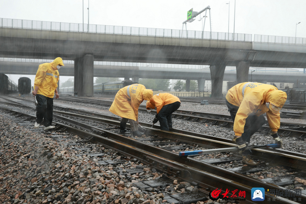 暴雨黄色预警 青岛工务段全力应对入汛后首次强降雨