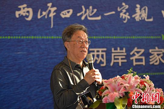 原料图:图为著名作家王蒙在见面会上说话。中新社发 骆云飞 摄