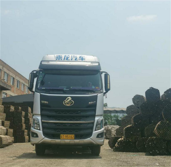 挑战云南40公里"魔鬼"下坡不淋水,这位女卡车司机真大胆!