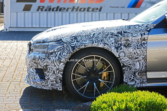 登峰造极的动力 宝马M5 CS版谍照曝光