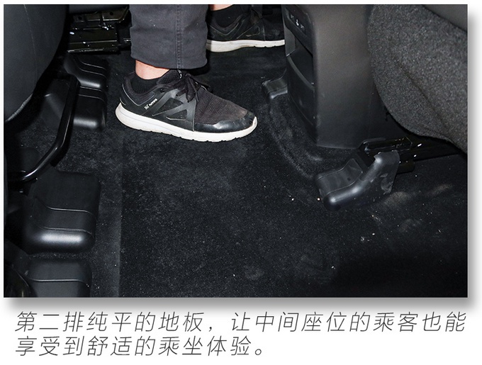 吉利新SUV实拍，空间真大，5座/7座可选，15万起售下月就能买