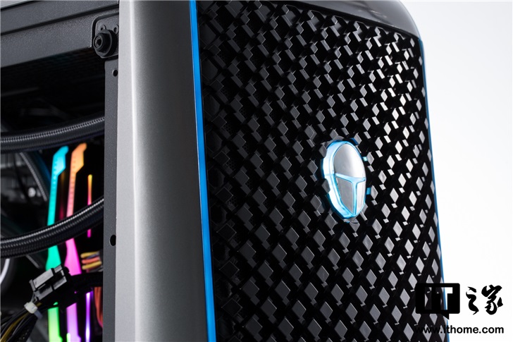 【it之家开箱】雷神911黑武士三代电竞主机图赏