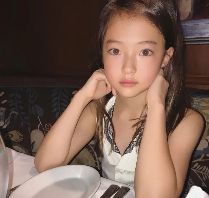 这孩子长大后不简单,下一批上热搜的就是他们了.