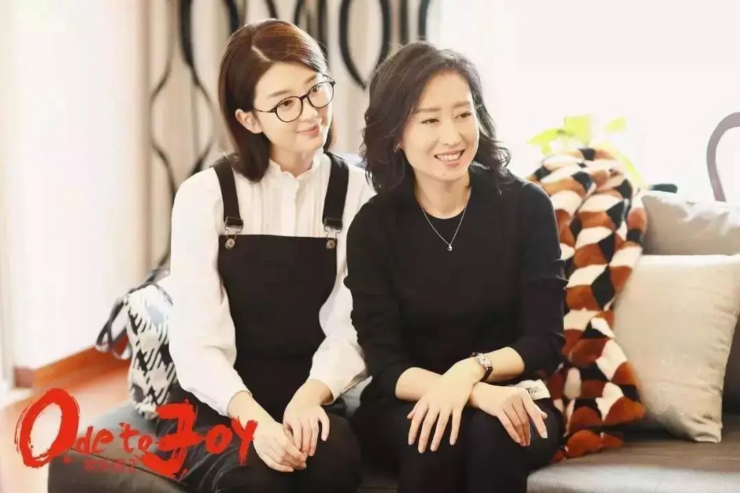 《欢乐颂》里,她是关雎尔的妈妈,对女儿呵护备至.