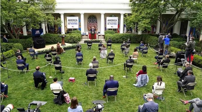 11日白宫记者会现场