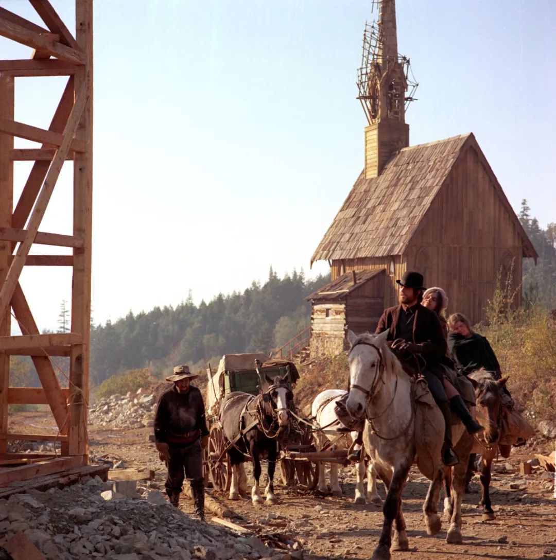 《花村》1971《巴里·林登》则是因为影片大部分场景是库布里克和