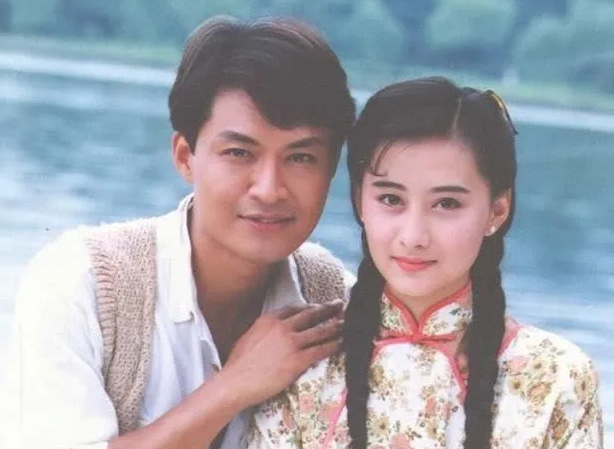 "最美琼瑶女郎"嫁入豪门8年后离婚,她的人生比剧里更精彩