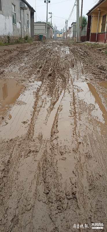 找记者 上壹点|晴天一身土雨天一脚泥,冠县胡庄村下雨出行难