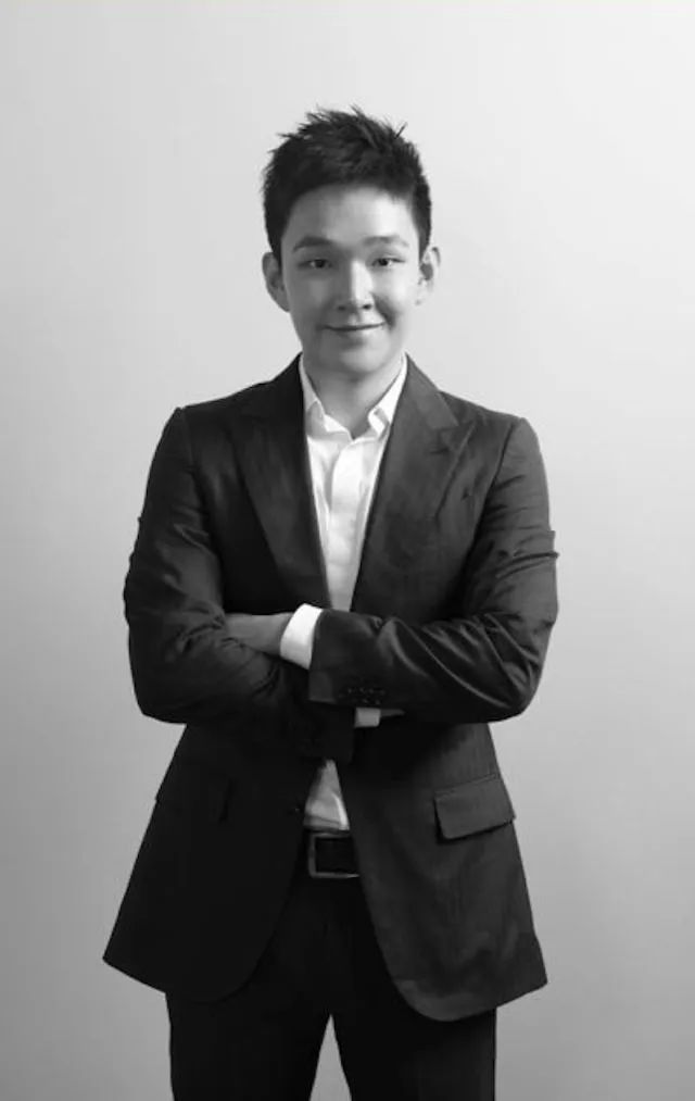 扯远了,说回谢其润和张康阳.