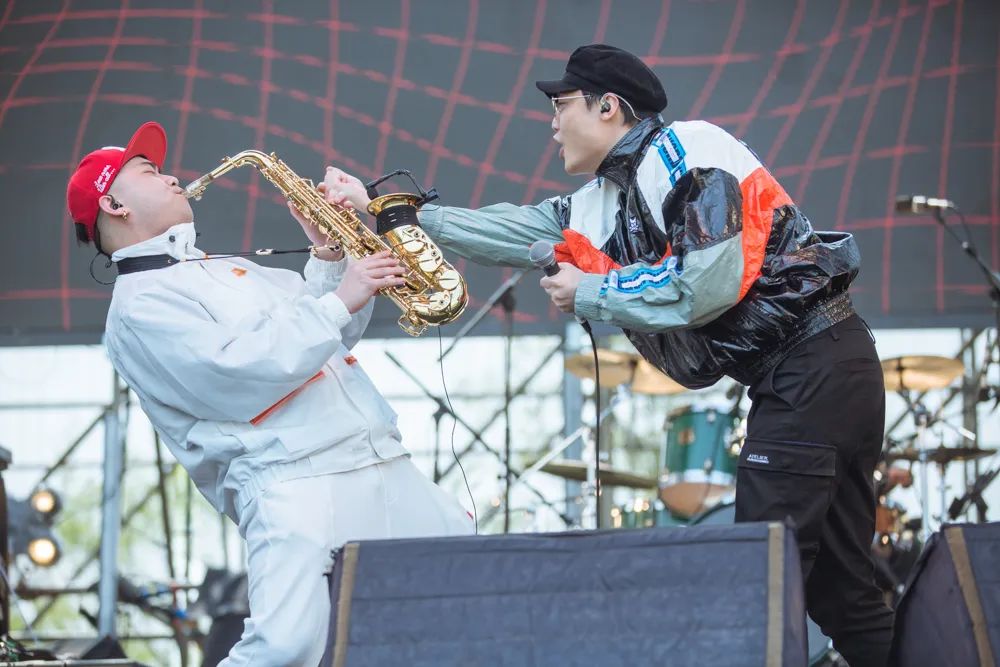 巡演场均不到5人,neos为何被称宝藏乐队?| 着调小专访