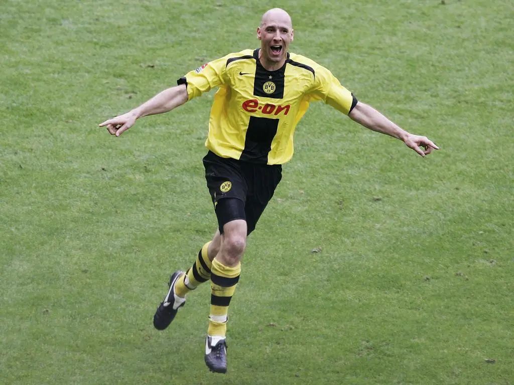 说起身高2米的前锋,就不得不提到前捷克国脚扬-科勒,2.