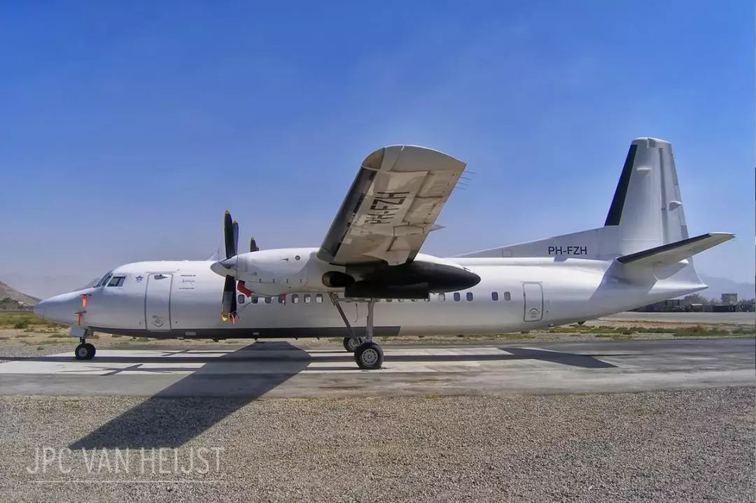 ▽福克50双发涡桨式支线运输机左右滑动查看更多 4图▽波音737驾驶舱