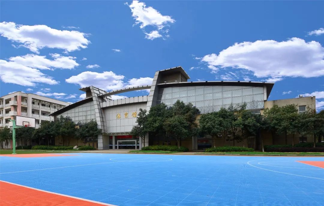 2019年7月,雨花台区教育局做出重大调整部署,雨花台中学初,高中两部在