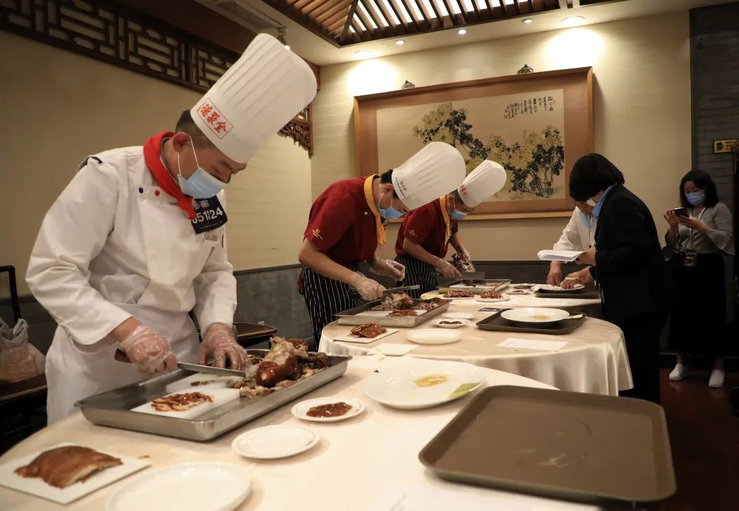 全聚德千名烤鸭师"大练兵"